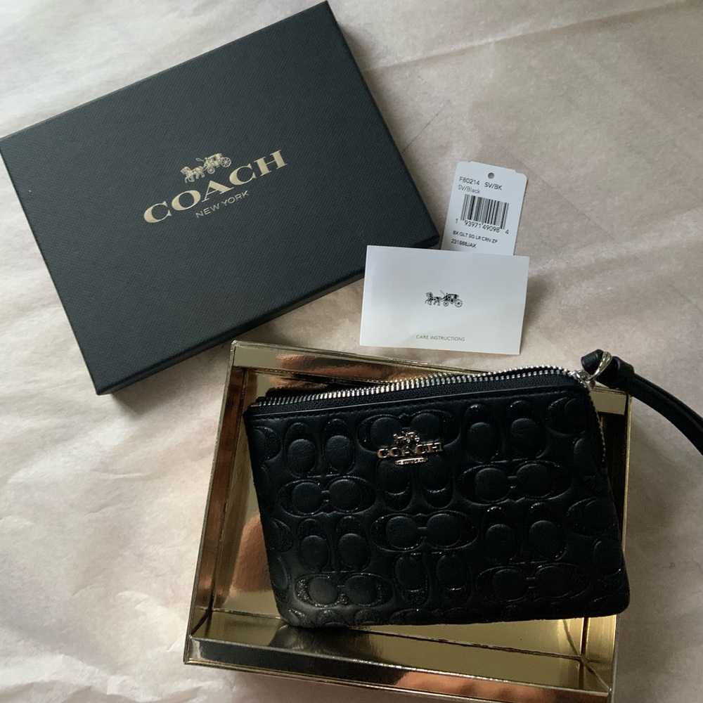Authentic Coach Wristlet - Picture 1 of 6